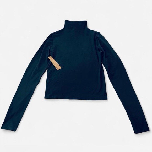 NWT SKIMS SOFT SMOOTHING SEAMLESS TURTLENECK TOP - Size M | Eclipse - Picture 5 of 5